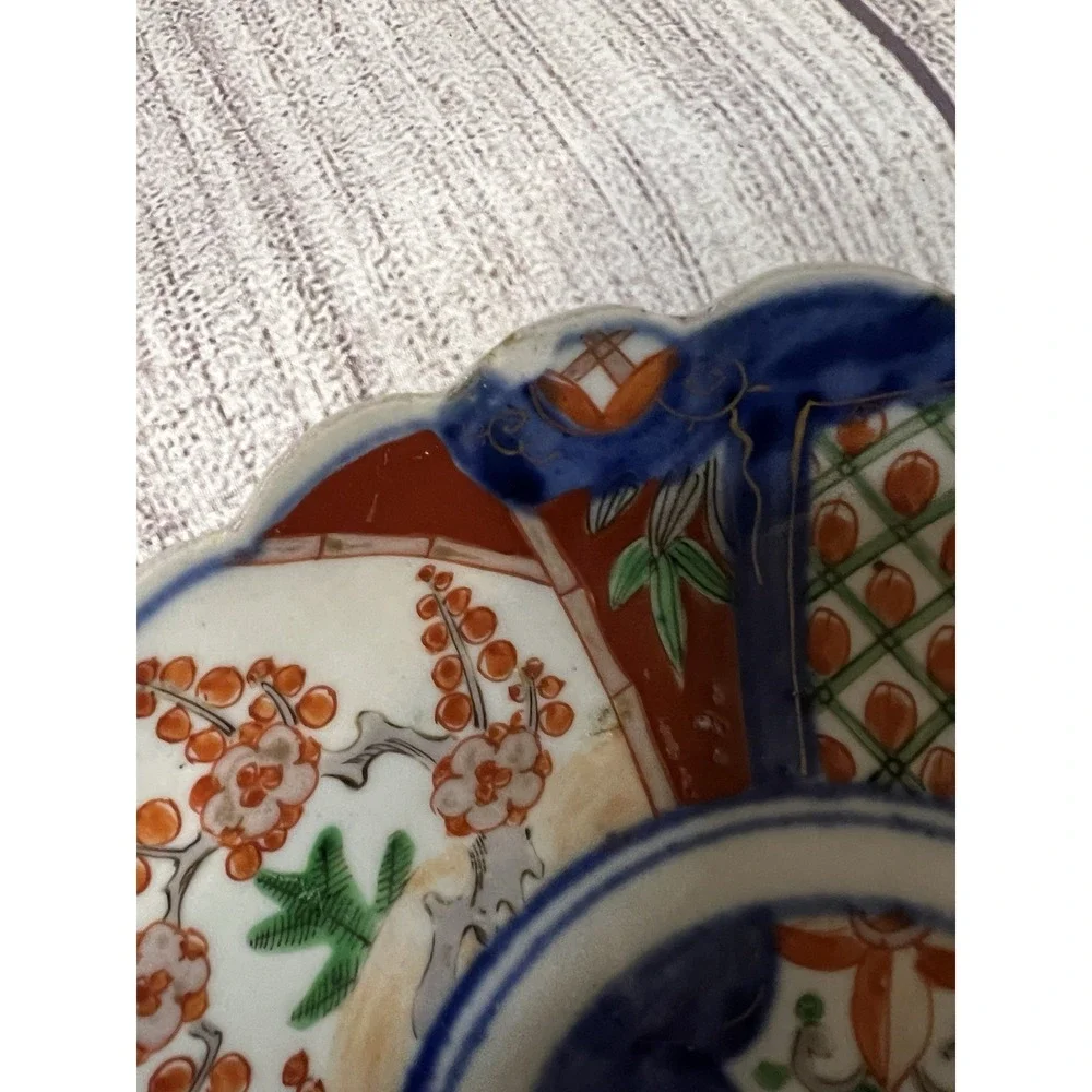 Late-19th C Japanese Meiji Period Imari Hand-Painted Scalloped Plate‎ 8.5″